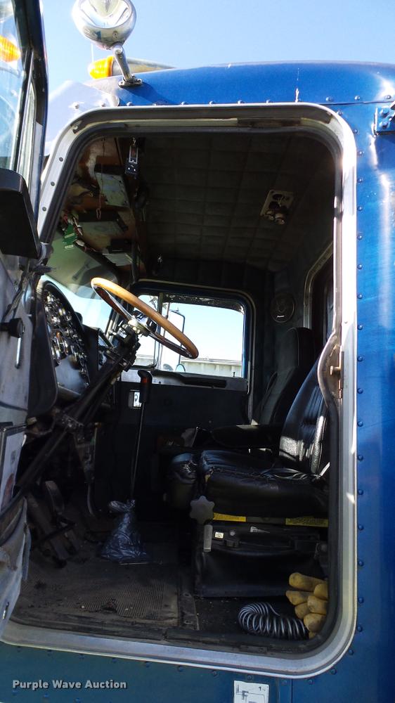 image for item DA6182 1984 Peterbilt 359 semi truck