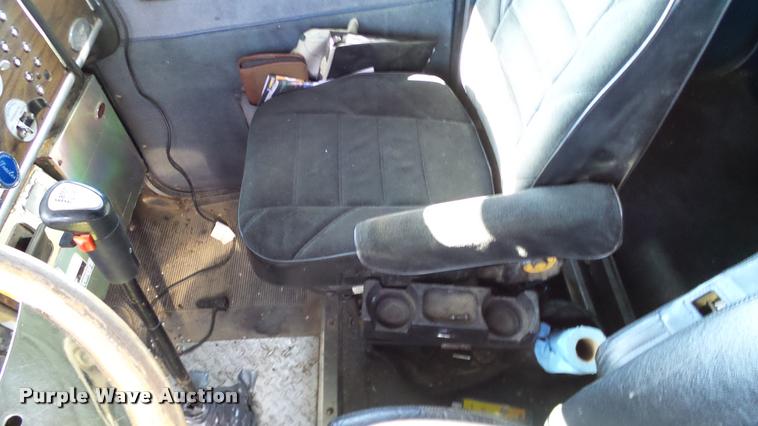 image for item DA6182 1984 Peterbilt 359 semi truck