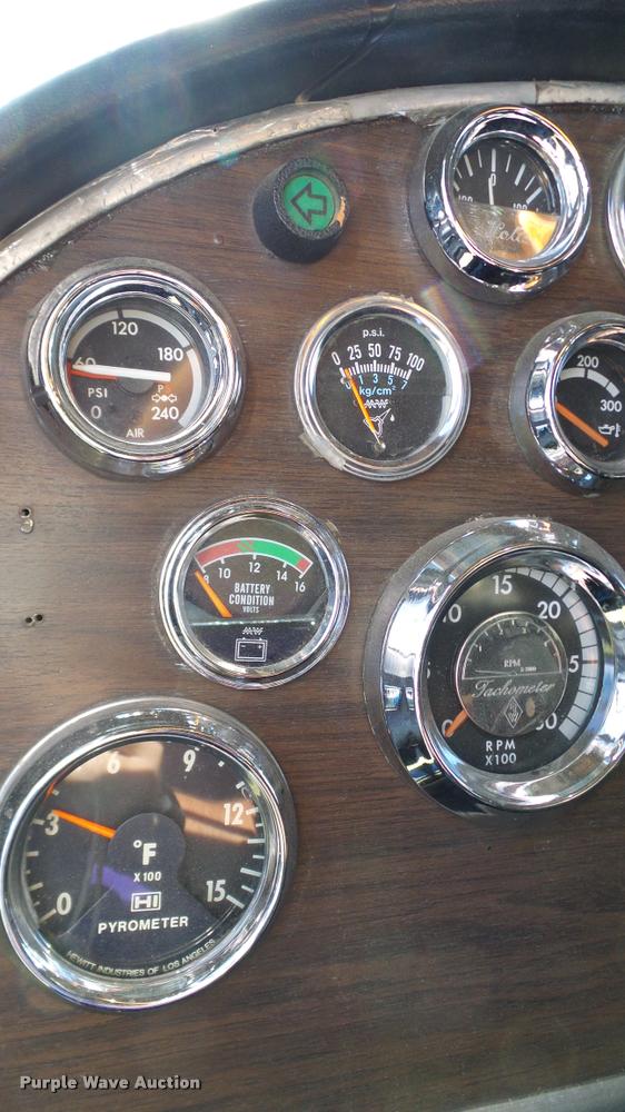 image for item DA6182 1984 Peterbilt 359 semi truck