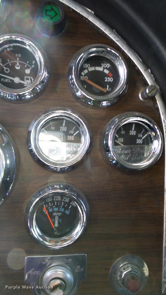 image for item DA6182 1984 Peterbilt 359 semi truck