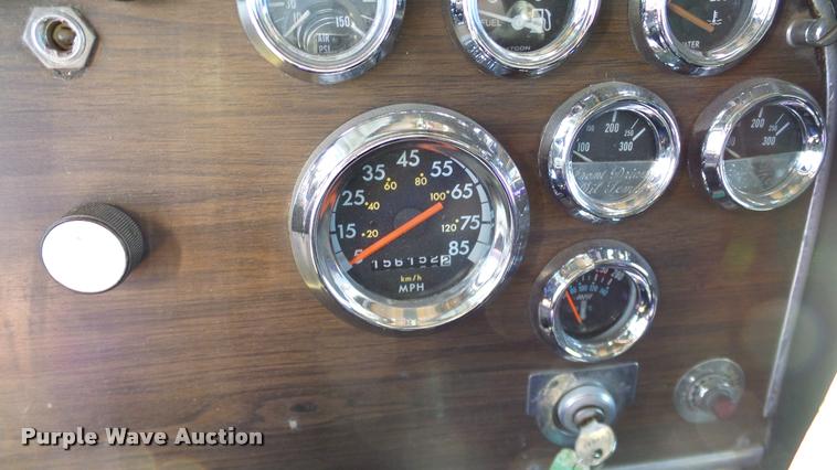 image for item DA6182 1984 Peterbilt 359 semi truck