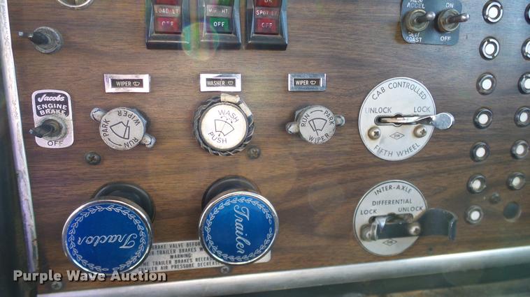 image for item DA6182 1984 Peterbilt 359 semi truck