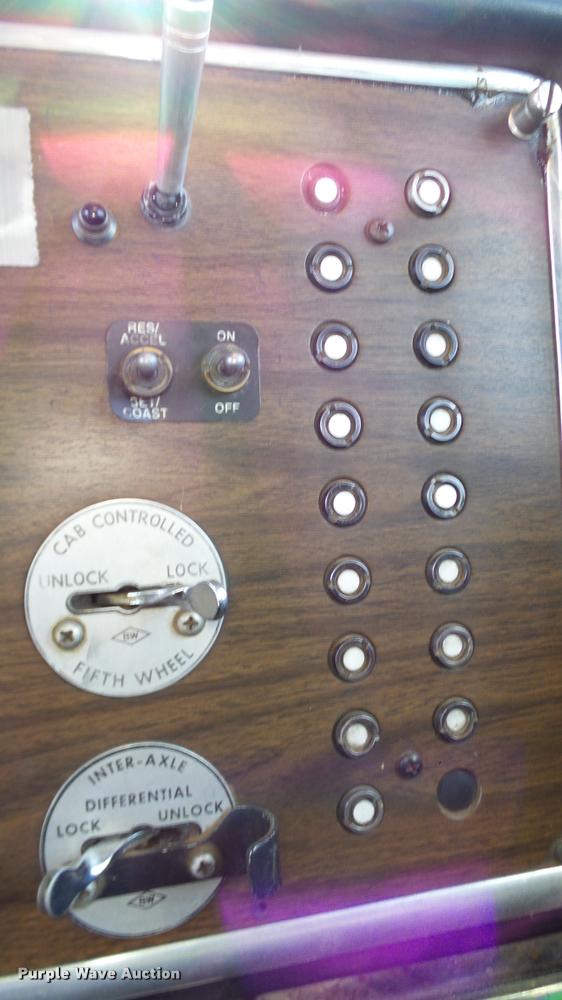 image for item DA6182 1984 Peterbilt 359 semi truck