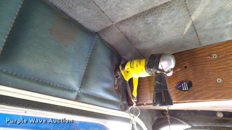 image for item DA6182 1984 Peterbilt 359 semi truck