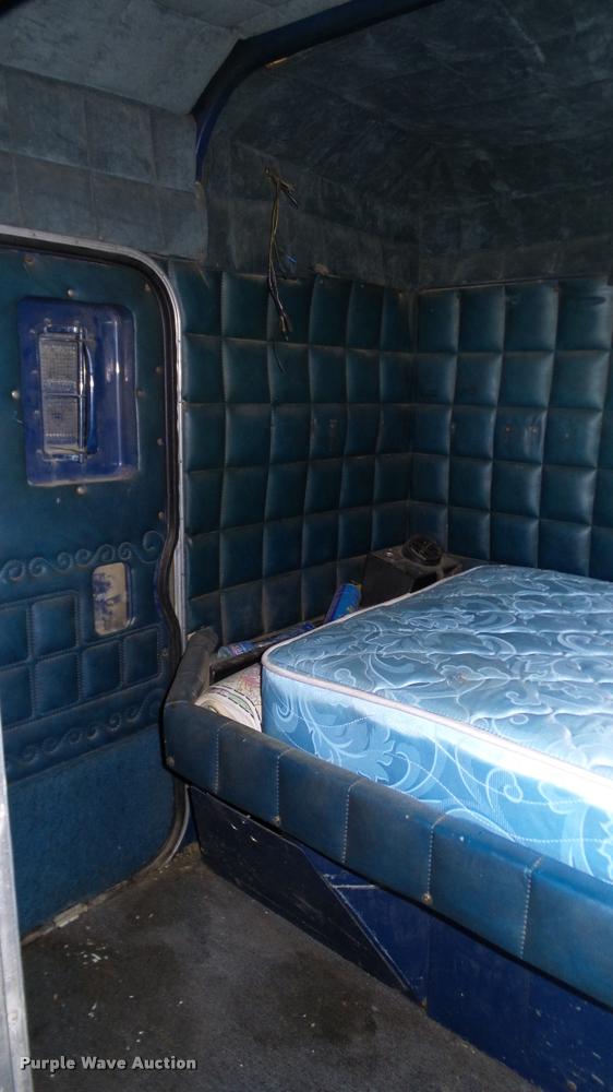 image for item DA6182 1984 Peterbilt 359 semi truck