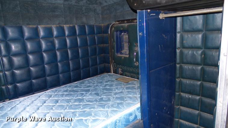 image for item DA6182 1984 Peterbilt 359 semi truck