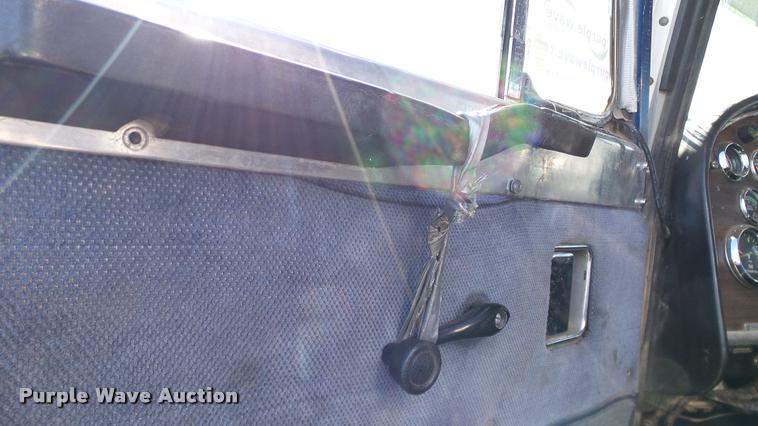 image for item DA6182 1984 Peterbilt 359 semi truck