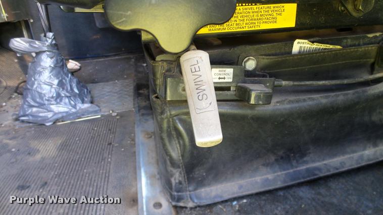 image for item DA6182 1984 Peterbilt 359 semi truck