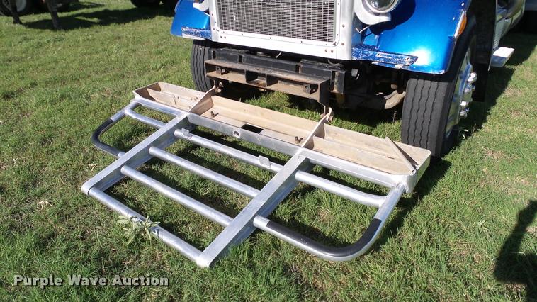 image for item DA6182 1984 Peterbilt 359 semi truck