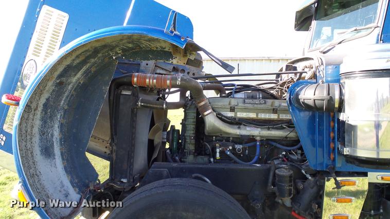 image for item DA6182 1984 Peterbilt 359 semi truck