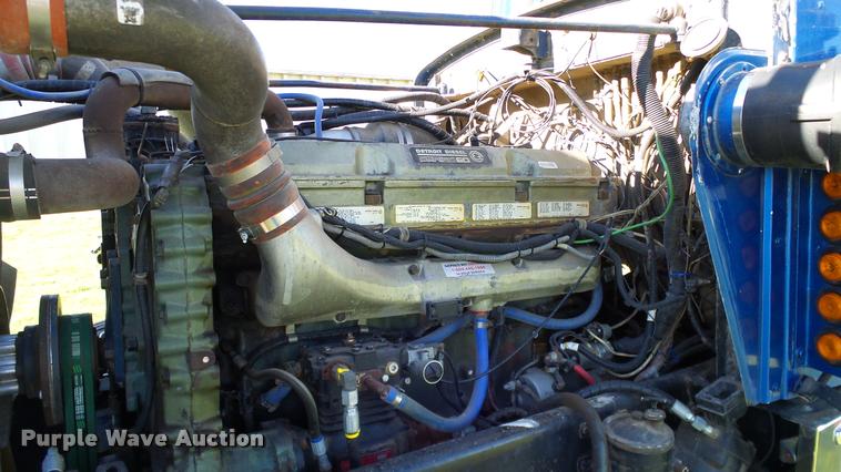 image for item DA6182 1984 Peterbilt 359 semi truck