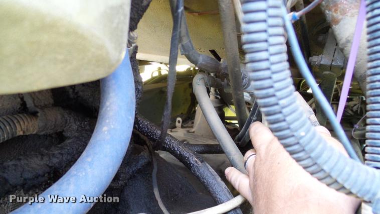 image for item DA6182 1984 Peterbilt 359 semi truck