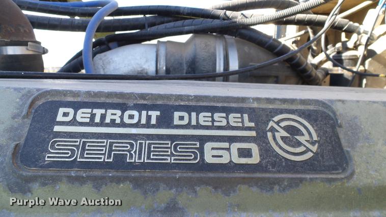 image for item DA6182 1984 Peterbilt 359 semi truck