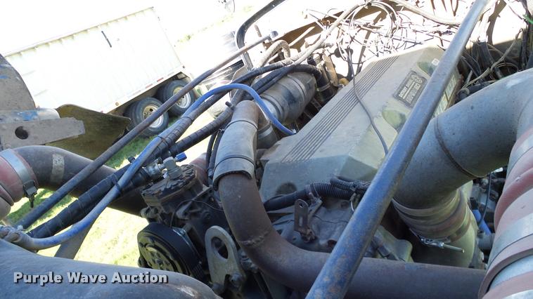 image for item DA6182 1984 Peterbilt 359 semi truck