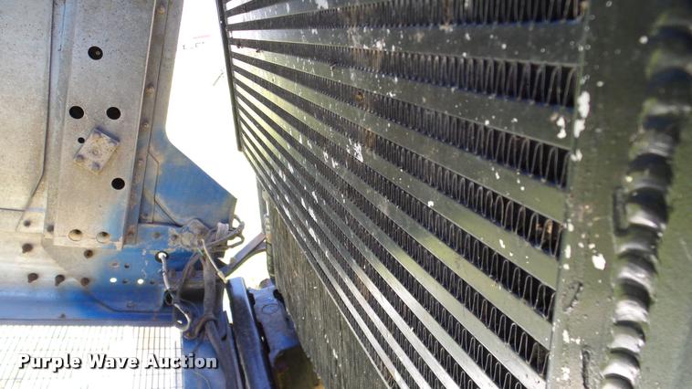 image for item DA6182 1984 Peterbilt 359 semi truck