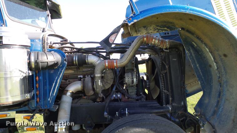 image for item DA6182 1984 Peterbilt 359 semi truck