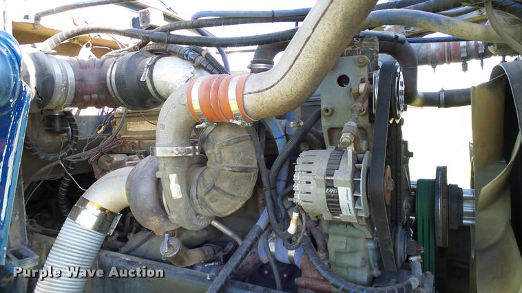 image for item DA6182 1984 Peterbilt 359 semi truck