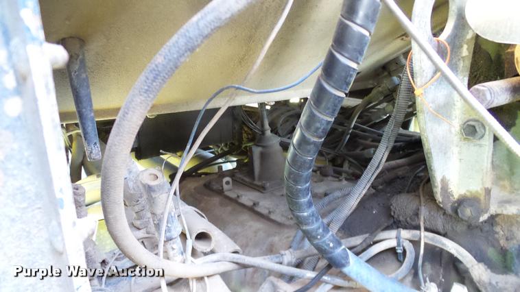 image for item DA6182 1984 Peterbilt 359 semi truck