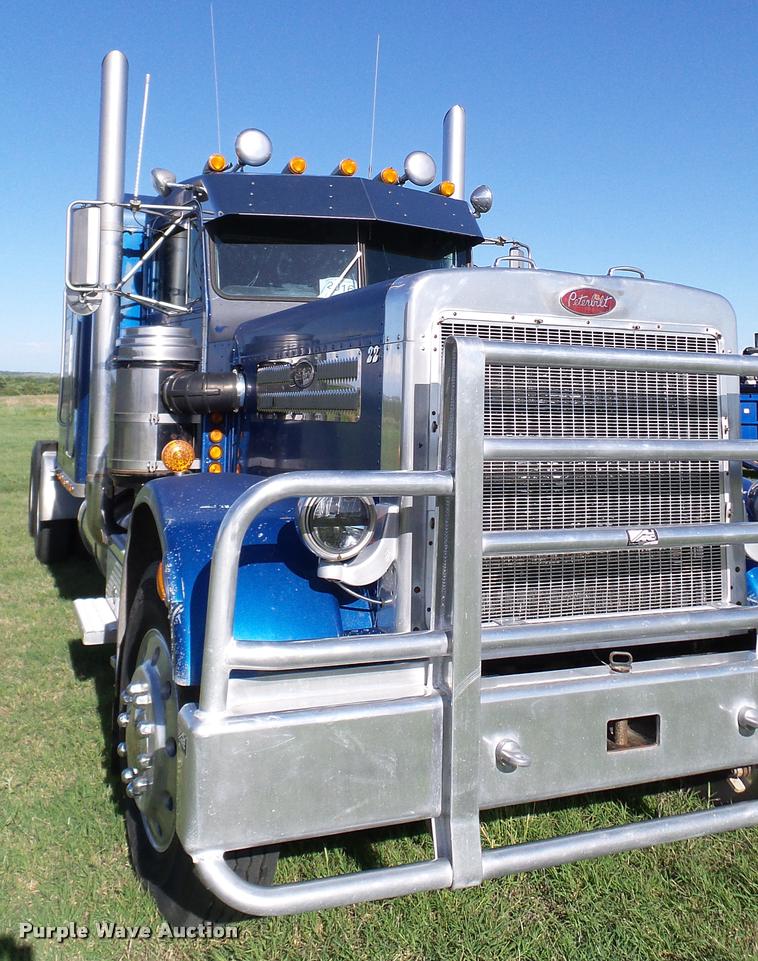image for item DA6182 1984 Peterbilt 359 semi truck