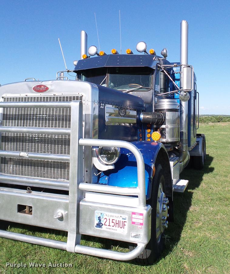 image for item DA6182 1984 Peterbilt 359 semi truck