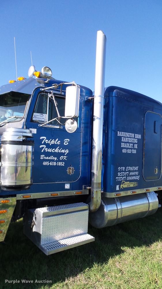 image for item DA6182 1984 Peterbilt 359 semi truck