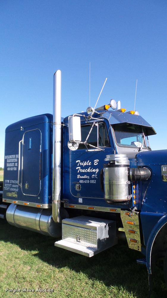 image for item DA6182 1984 Peterbilt 359 semi truck