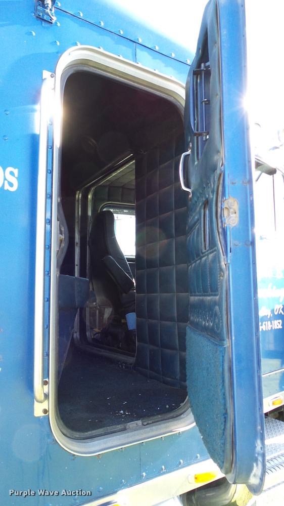 image for item DA6182 1984 Peterbilt 359 semi truck