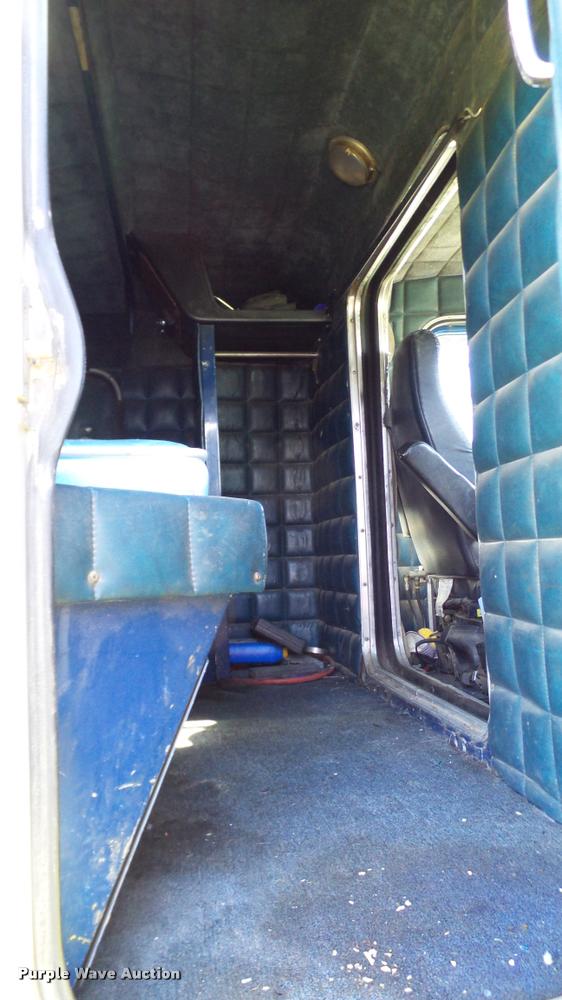 image for item DA6182 1984 Peterbilt 359 semi truck