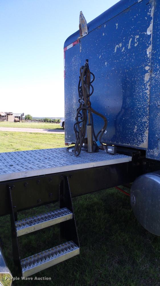 image for item DA6182 1984 Peterbilt 359 semi truck