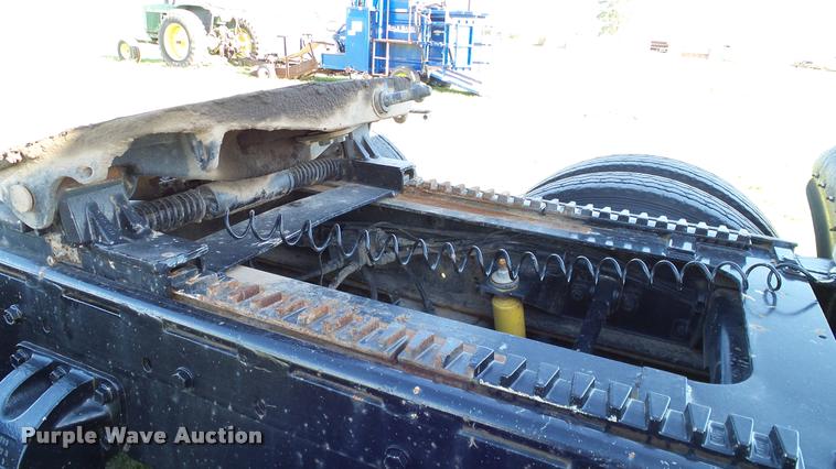 image for item DA6182 1984 Peterbilt 359 semi truck