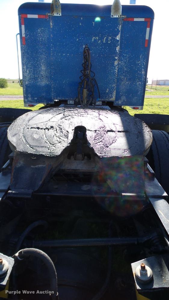 image for item DA6182 1984 Peterbilt 359 semi truck