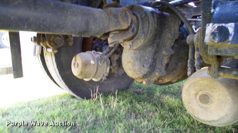 image for item DA6182 1984 Peterbilt 359 semi truck