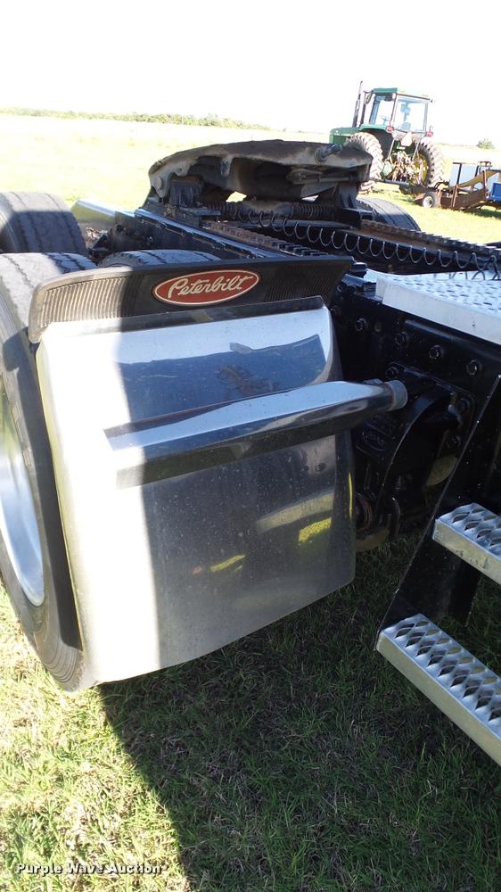 image for item DA6182 1984 Peterbilt 359 semi truck