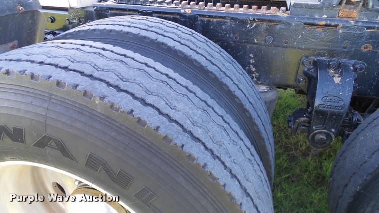 image for item DA6182 1984 Peterbilt 359 semi truck