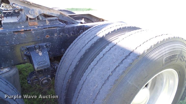 image for item DA6182 1984 Peterbilt 359 semi truck