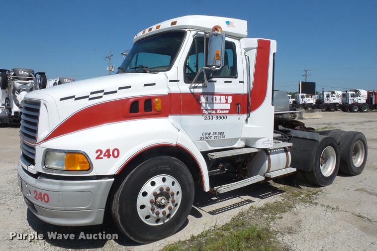 image for item DA6342 1998 Ford AT9513 Aeromax 113 semi truck