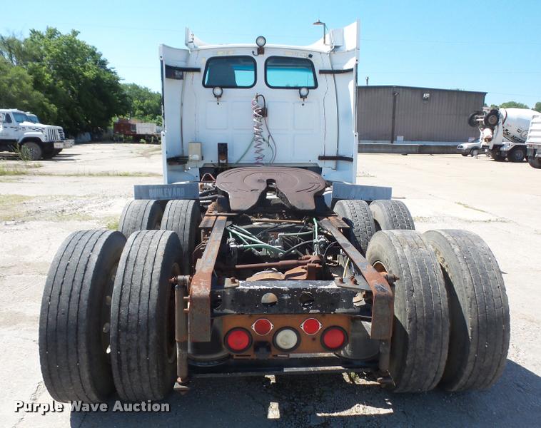 image for item DA6342 1998 Ford AT9513 Aeromax 113 semi truck