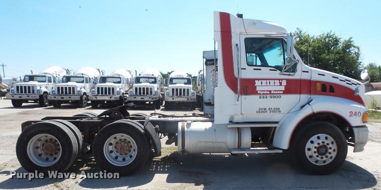 image for item DA6342 1998 Ford AT9513 Aeromax 113 semi truck