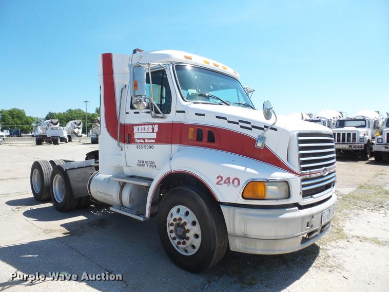 image for item DA6342 1998 Ford AT9513 Aeromax 113 semi truck
