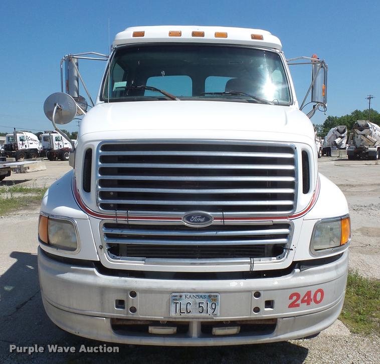 image for item DA6342 1998 Ford AT9513 Aeromax 113 semi truck