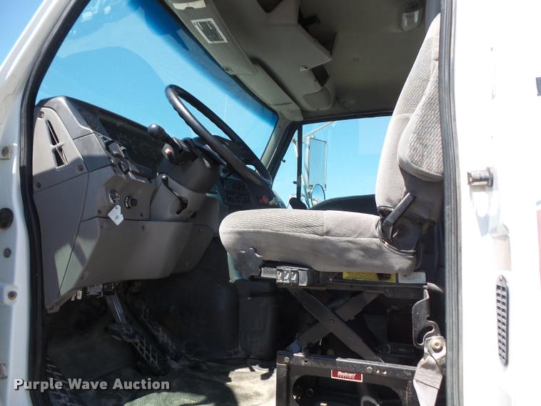 image for item DA6342 1998 Ford AT9513 Aeromax 113 semi truck