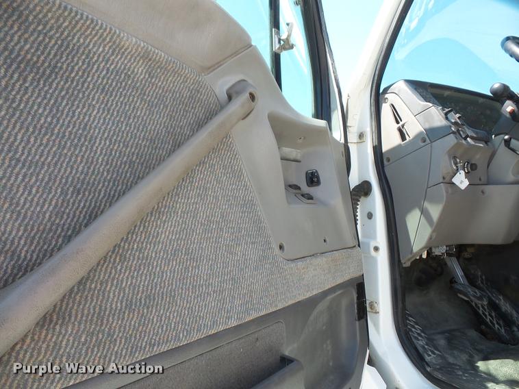 image for item DA6342 1998 Ford AT9513 Aeromax 113 semi truck