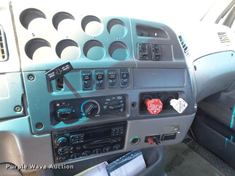 image for item DA6342 1998 Ford AT9513 Aeromax 113 semi truck