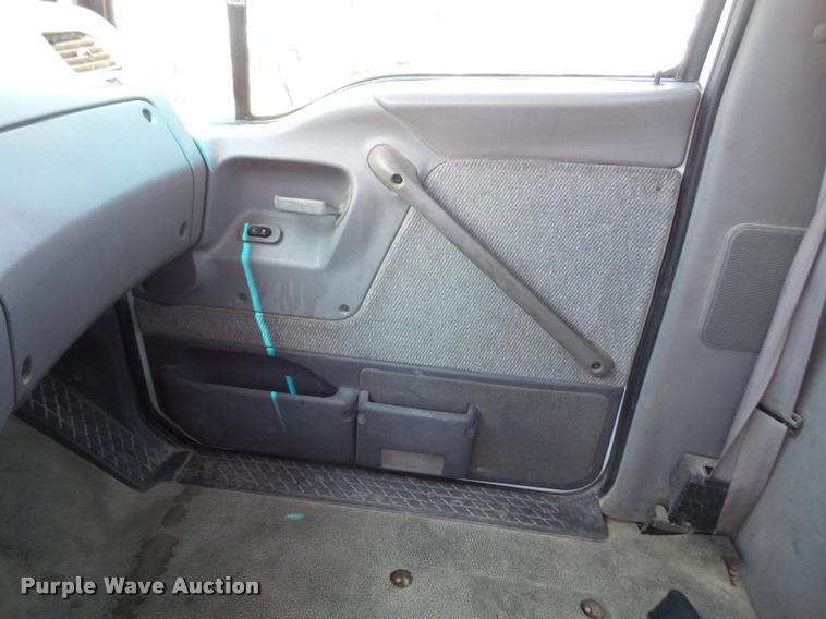 image for item DA6342 1998 Ford AT9513 Aeromax 113 semi truck