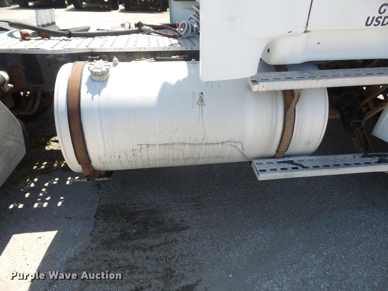 image for item DA6342 1998 Ford AT9513 Aeromax 113 semi truck