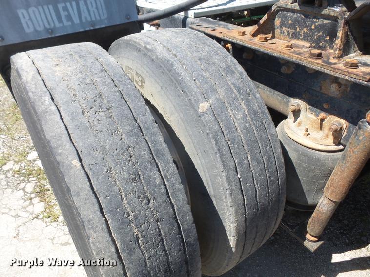 image for item DA6342 1998 Ford AT9513 Aeromax 113 semi truck