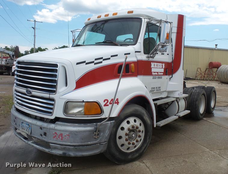 image for item DA6343 1998 Ford AT9513 Aeromax 113 semi truck