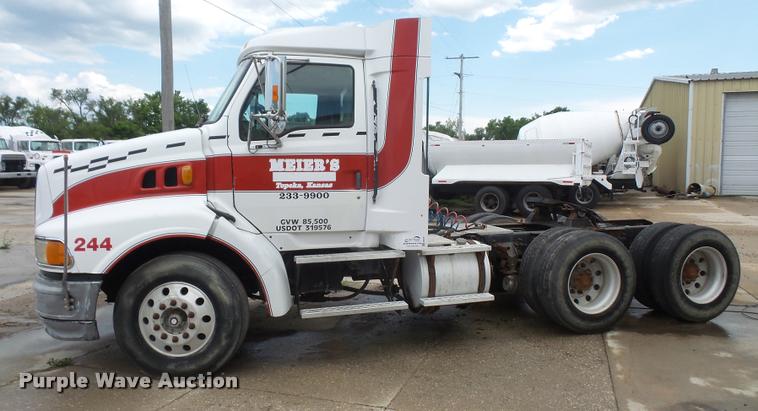 image for item DA6343 1998 Ford AT9513 Aeromax 113 semi truck