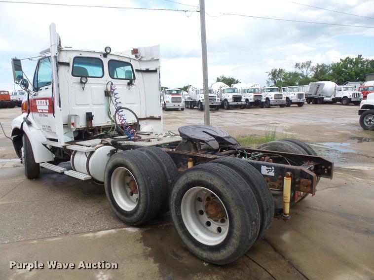 image for item DA6343 1998 Ford AT9513 Aeromax 113 semi truck