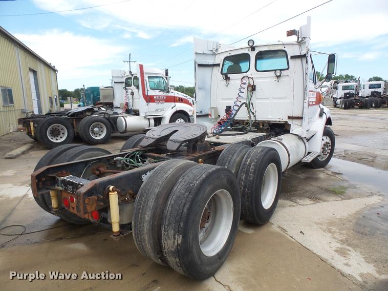 image for item DA6343 1998 Ford AT9513 Aeromax 113 semi truck